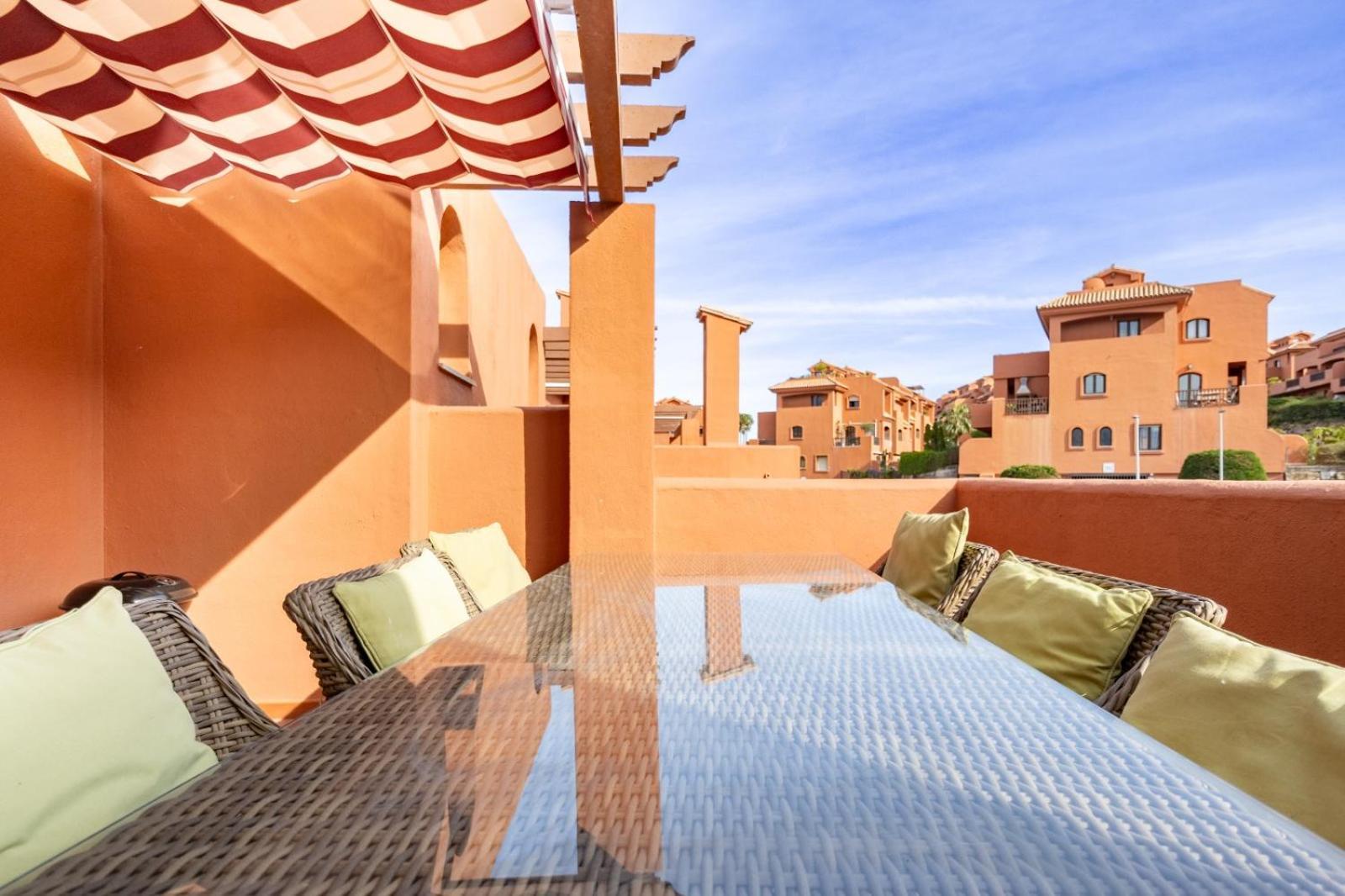 Increible Y Moderno Duplex Con Piscinas Y Preciosas Vistas * Estepona